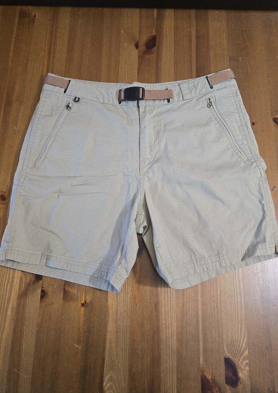 Men's Roark Campover Lightweight Beige Shorts with Integrated Web Belt Size 32